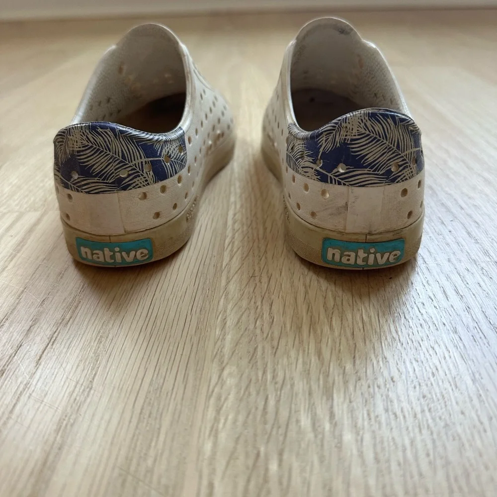 Native Kids Slip-On Water Shoes in Cream
